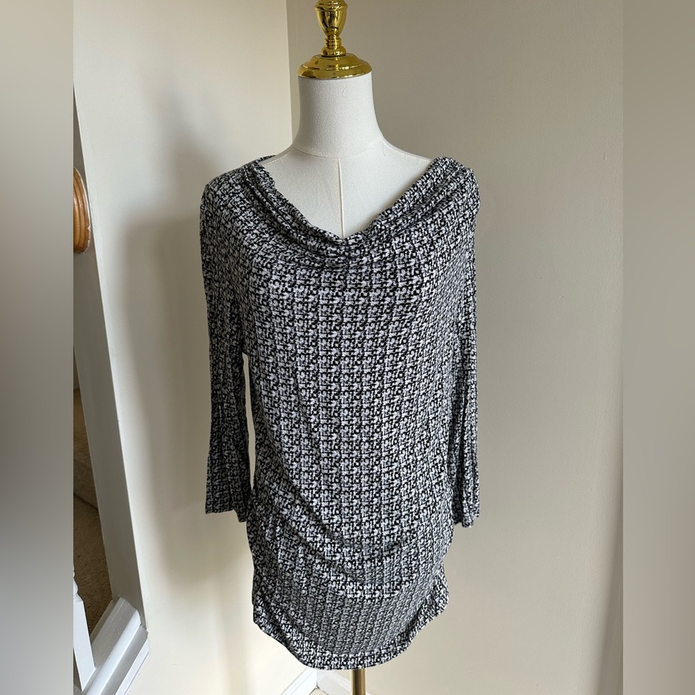 Black and White Tunic Shirt - XL - Picture 1 of 7
